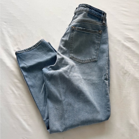 Abercrombie & Fitch Curve Love High Rise Mom Jeans - Picture 1 of 4